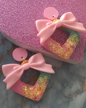 Load image into Gallery viewer, Pink Minnie Earrings With Bows