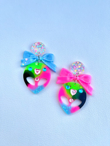 Crystal bow alien dangles