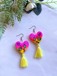 Alien invasion mini heart earrings with tassels