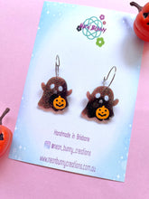 Load image into Gallery viewer, Jack o lantern ghost earrings