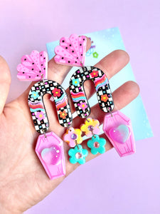 Checkered daisy coffin dangles
