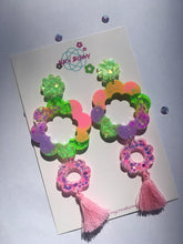 Load image into Gallery viewer, Electric pink daisy dangles with tassels