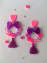 Load image into Gallery viewer, Hot Pink Flower Dangles With Bows- Glitter Daisy Earrings