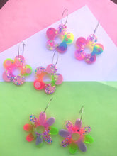 Load image into Gallery viewer, Electric Daisy Earrings
