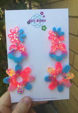 Load image into Gallery viewer, Electric pink and blue daisy earrings