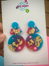 Load image into Gallery viewer, Magenta And Blue Dangle Earrings With Gold