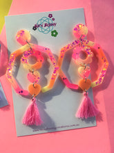 Load image into Gallery viewer, Blossom Lantern Dangles Daisy Sunset Earrings