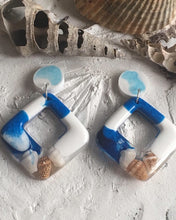 Load image into Gallery viewer, Seashell Beach Earrings