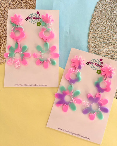 Minty daisy statement earrings