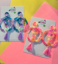 Load image into Gallery viewer, Blossom Lantern Dangles Daisy Sunset Earrings