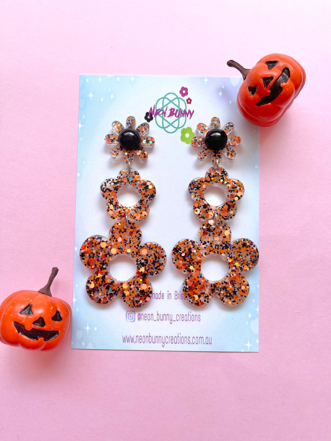 Spooky pumpkin daisy earrings
