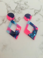 Load image into Gallery viewer, Electric pink dangle earrings